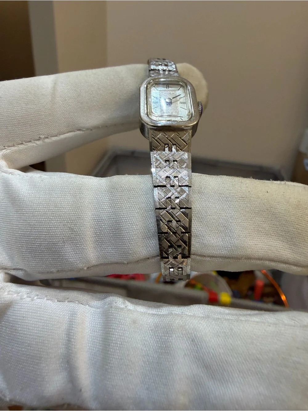 Vintage Timex Ladies Mechanical Watch Silver Tone Cushion Expandable Band Runs